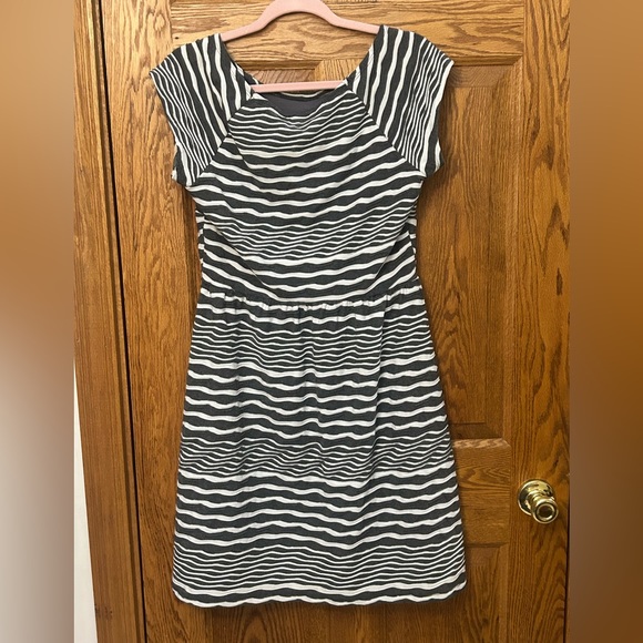 AGB Dress 💲BUNDLE AND SAVE BIG💲 - Picture 3 of 3